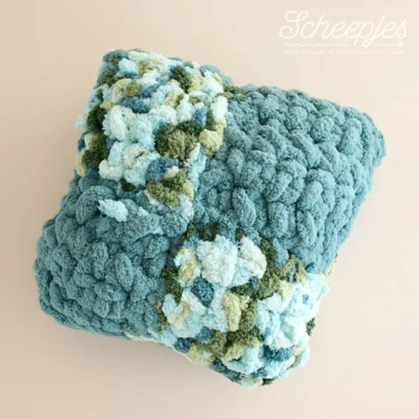 13513 Virkad Colour Block Cushion by Scheepjes Design
