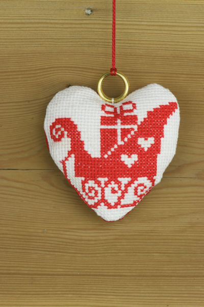 Broderikit Röd släde 8 x 8 cm