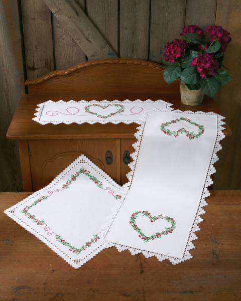 Broderikit Hardanger med vinterbär 28x67 cm