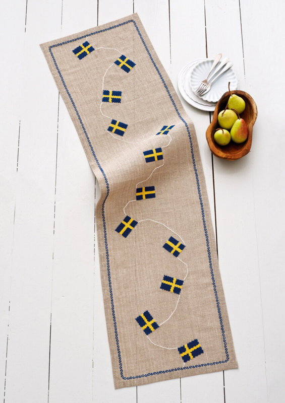 Broderikit Svensk flagga 33 x 116 cm