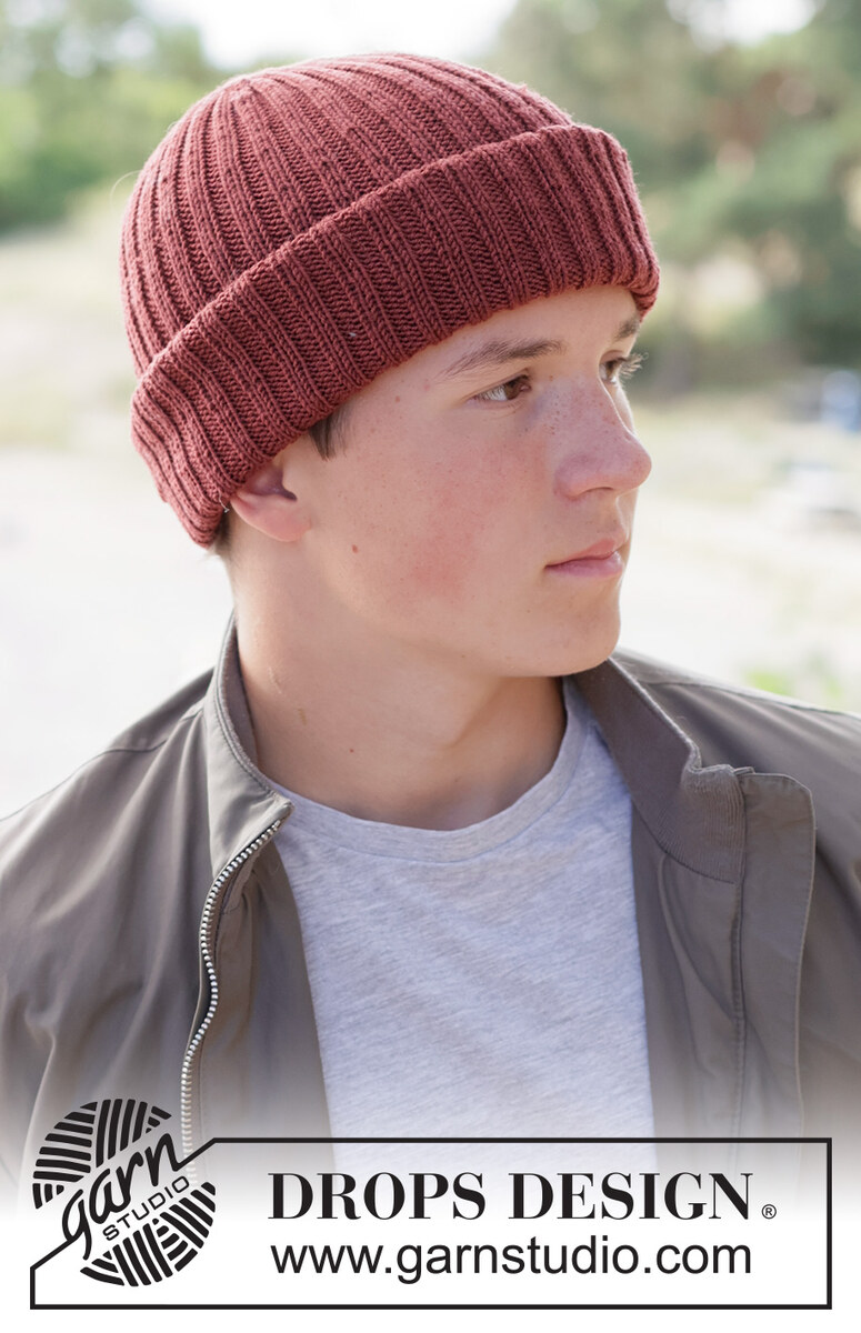 260-23 Berry Blaze Hat by DROPS Design