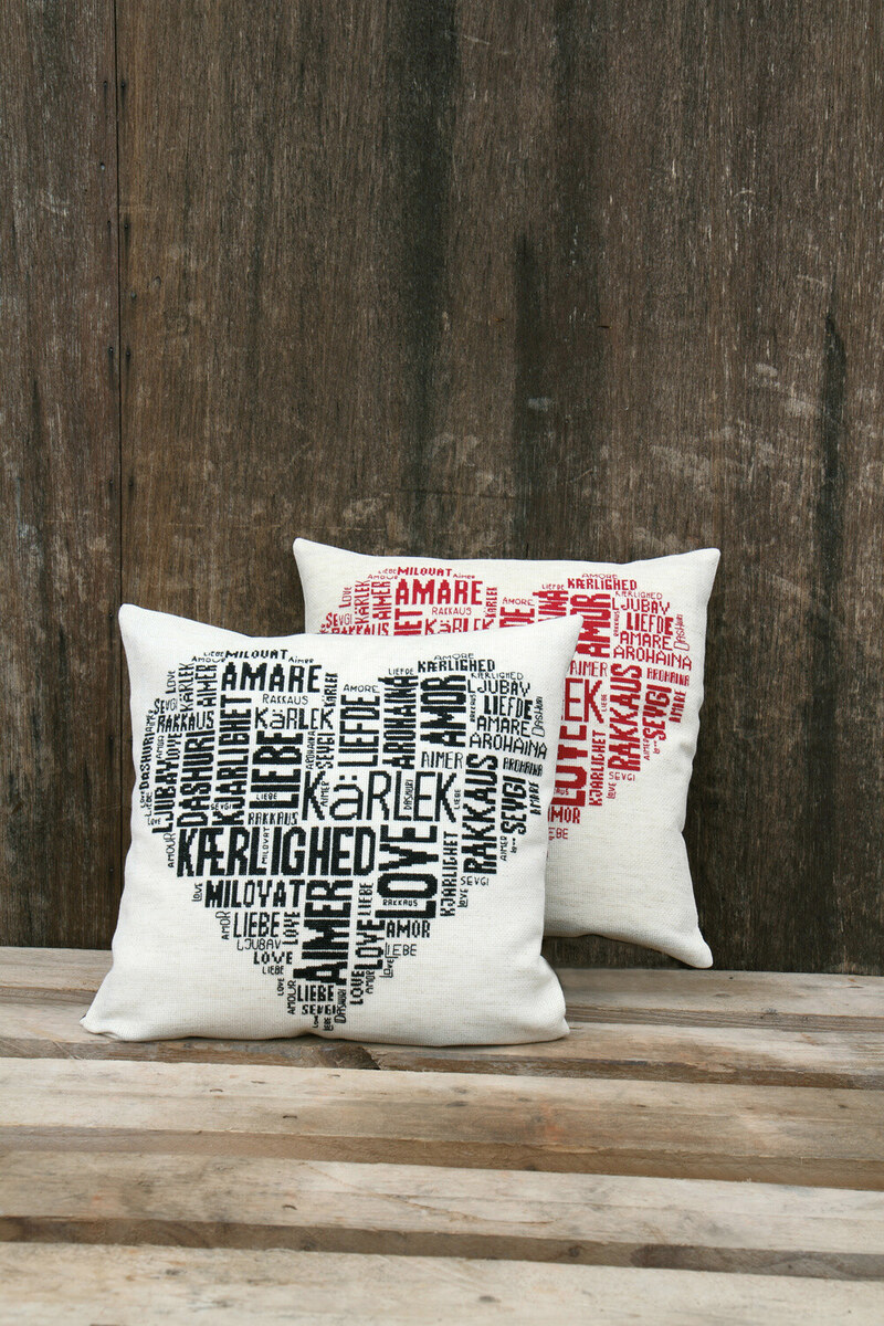 Broderikit Love svart 39 x 39 cm