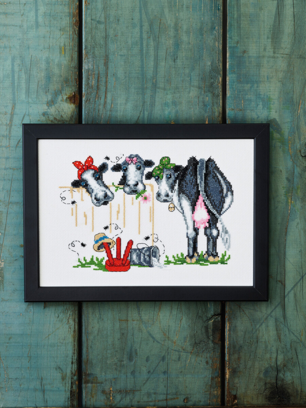 Broderikit Undrande kor 29x20 cm