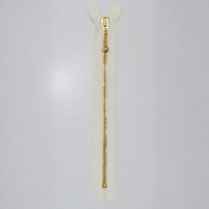 YKK Fast Blixtlås, Mässing, 4 mm 841 Ecru