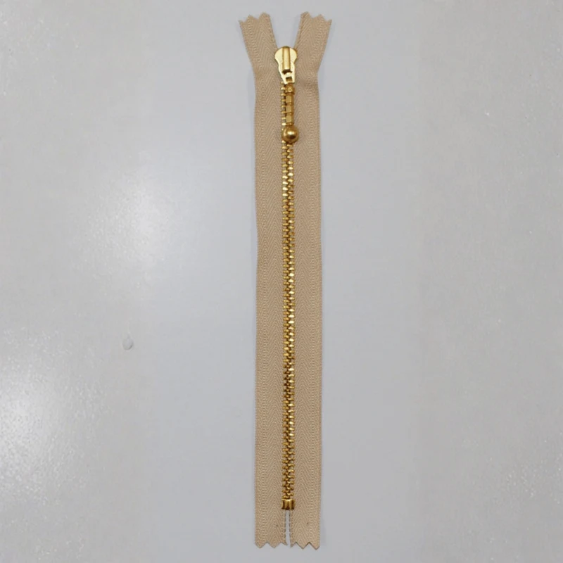 YKK Fast Blixtlås, Mässing, 4 mm 572 Sand