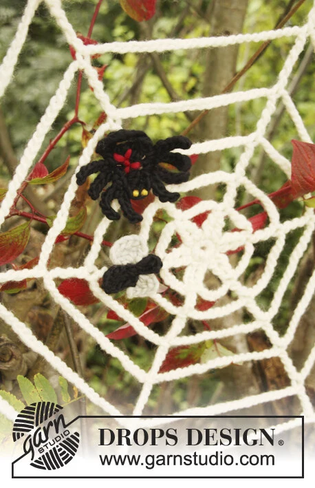 Extra 0-854 Black Widow by DROPS Design — 1
