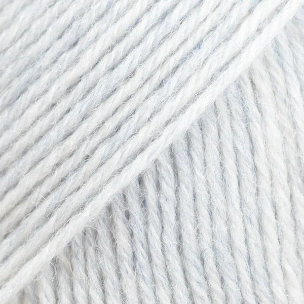 DROPS Fabel Uni Colour 126 Blek himmel