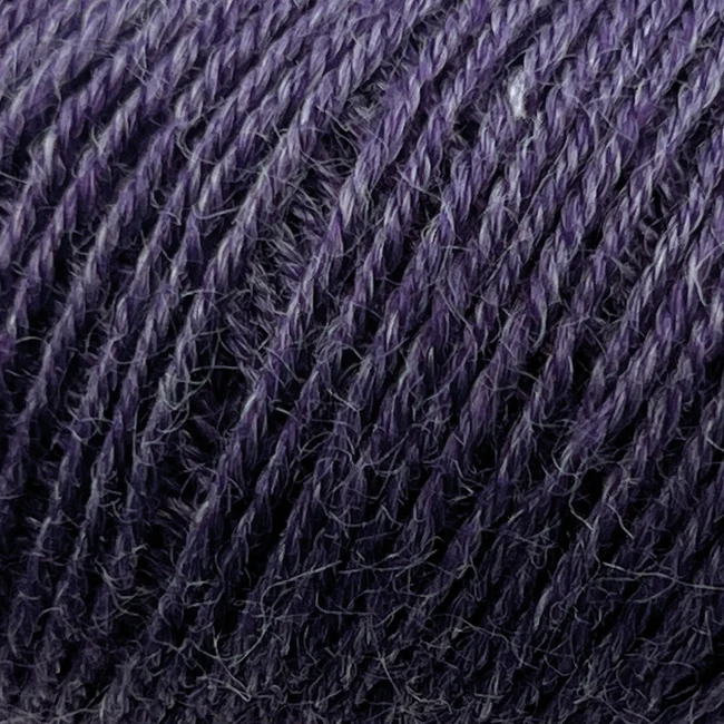 Onion Nettle Sock Yarn 1009 Mörk lila