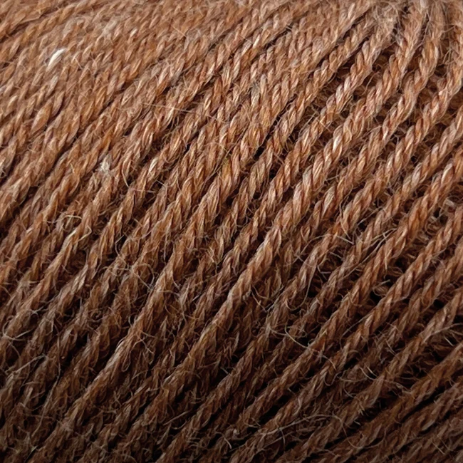 Onion Nettle Sock Yarn 1032 Ljus brun