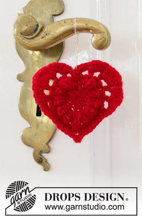 0-1447 Hanging Heart by DROPS Design