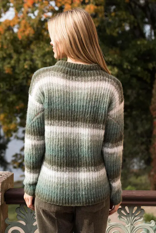 DSA88-05 Rainbow Sweater