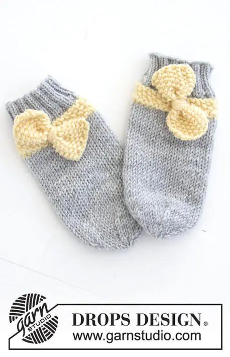 31-12 Little Miss Ribbons Socks by DROPS Design
