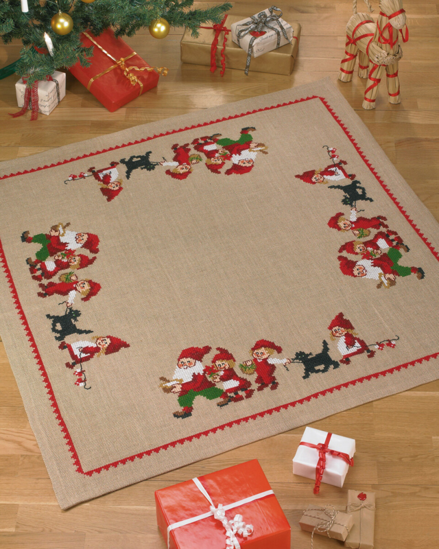 Broderikit Nissar / svart hund 120 x 120 cm