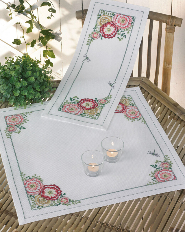 Broderikit Stockrosor 24 x 62 cm