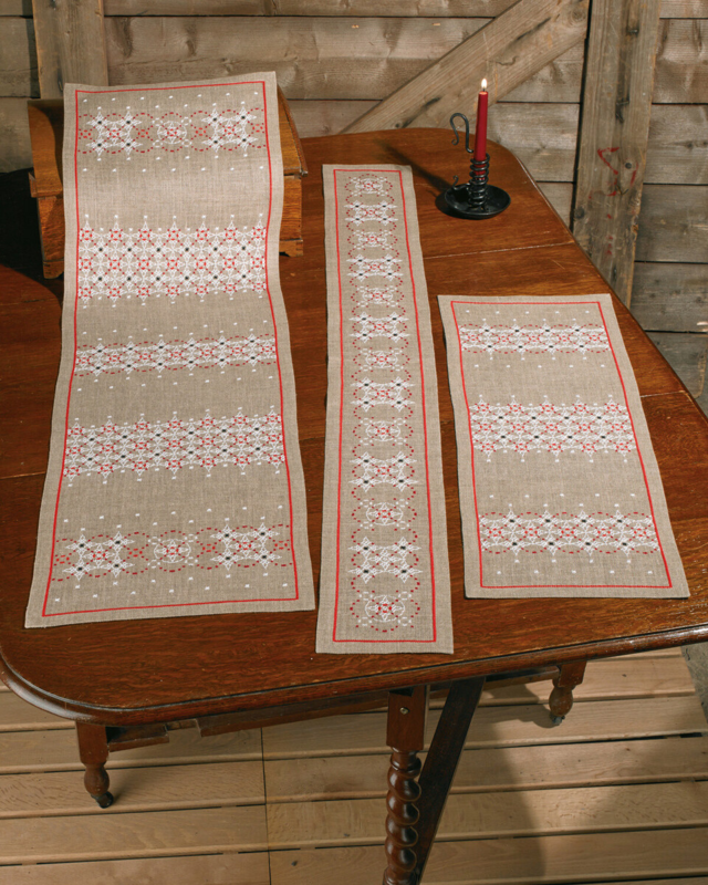 Broderisats Bårder på linne 28 x 77 cm